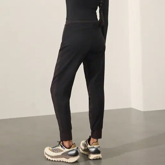 Athleta Headlands Hybrid Trek Mid Rise Jogger Black 6 Reg - Picture 4 of 6